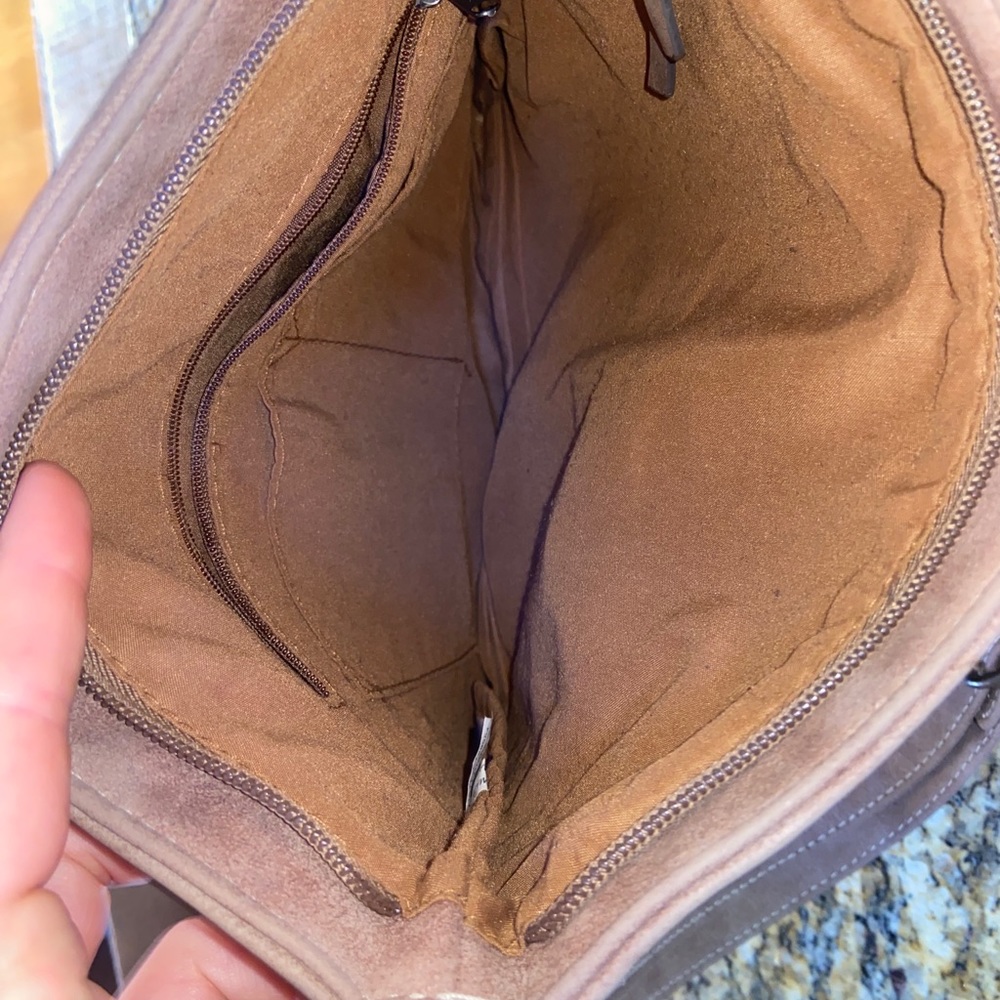 Tan Purse - Picture 3 of 9